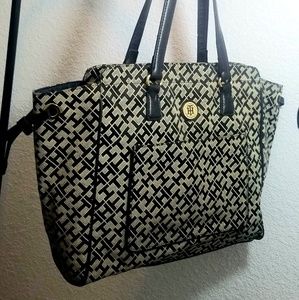 Tommy Hillfiger Tote/Handbag/Purse/Gray & Black